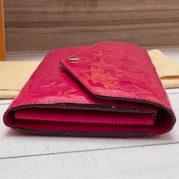NEW Hot Pink Vernis Portefeuille Sarah
Monogram Long Wallet - Picture 8 of 16